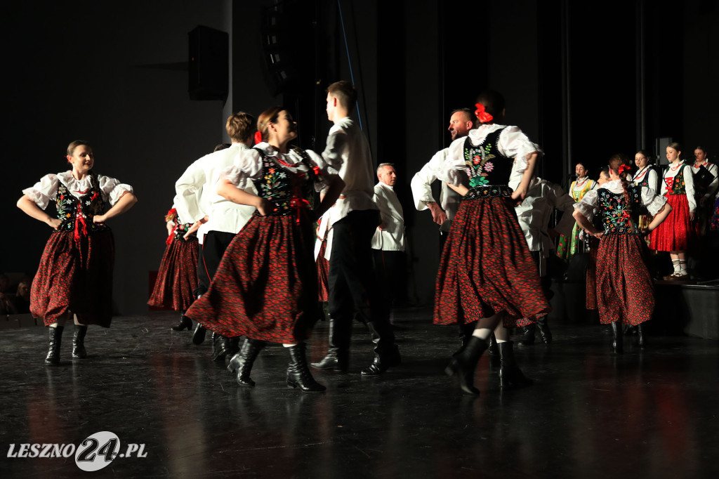 Kolędy na ludowo z tańcem