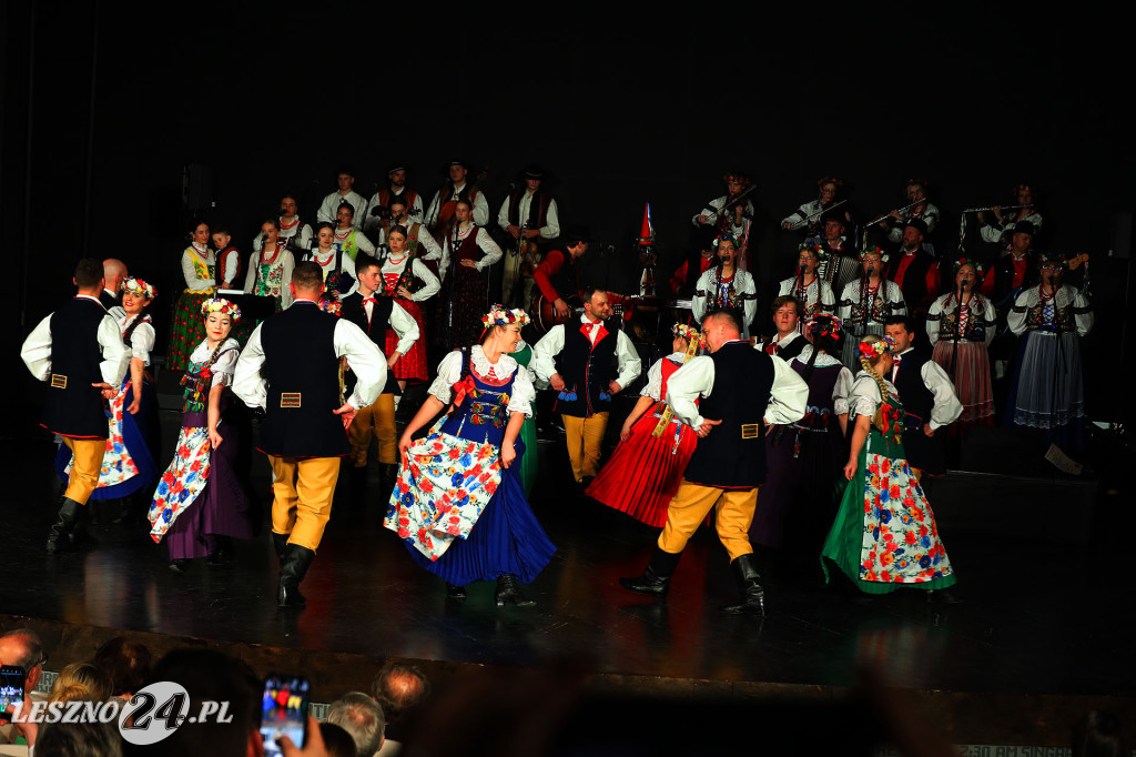 Kolędy na ludowo z tańcem