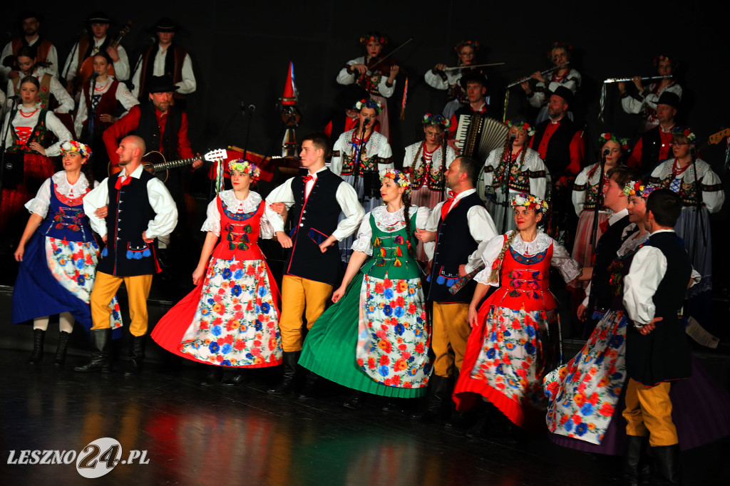 Kolędy na ludowo z tańcem