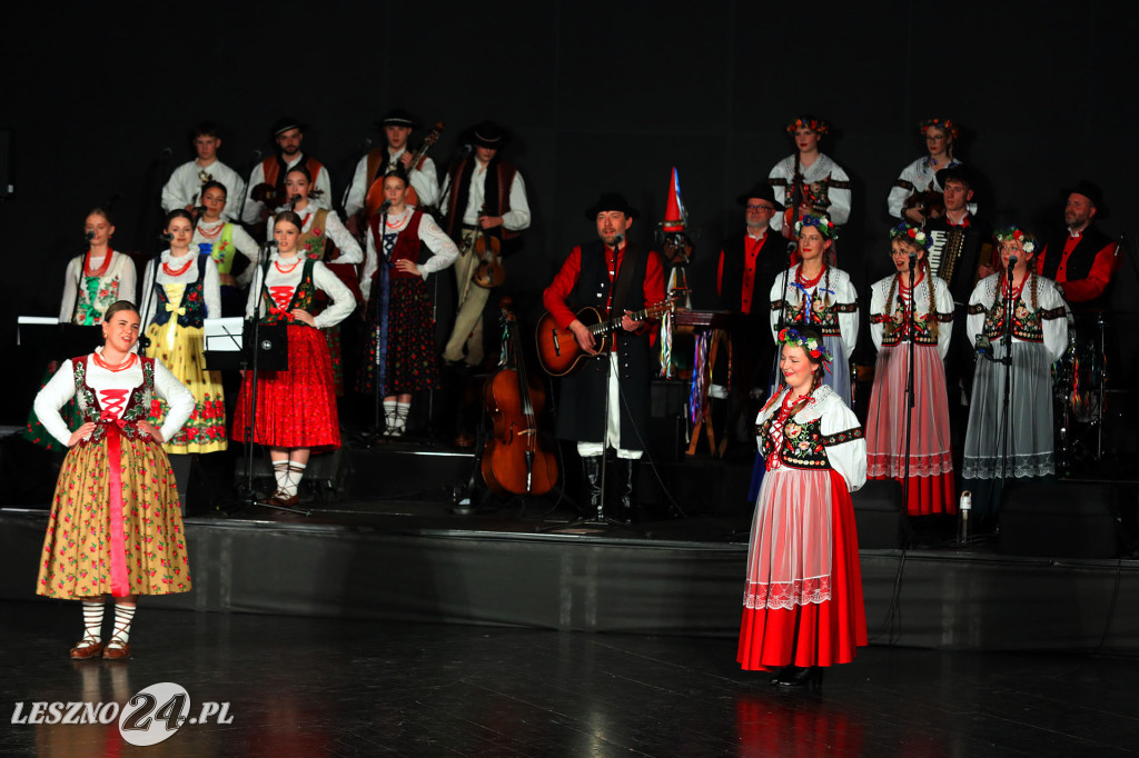 Kolędy na ludowo z tańcem