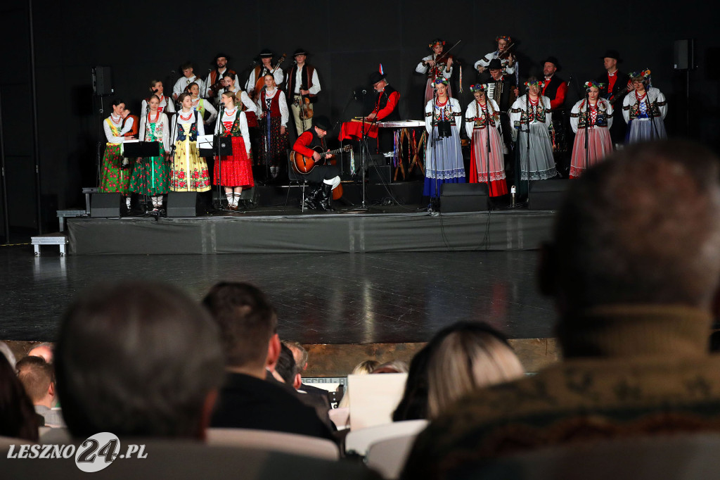 Kolędy na ludowo z tańcem