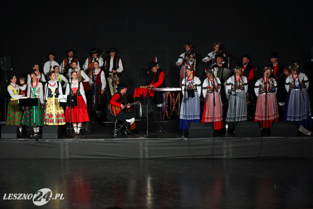 Kolędy na ludowo z tańcem