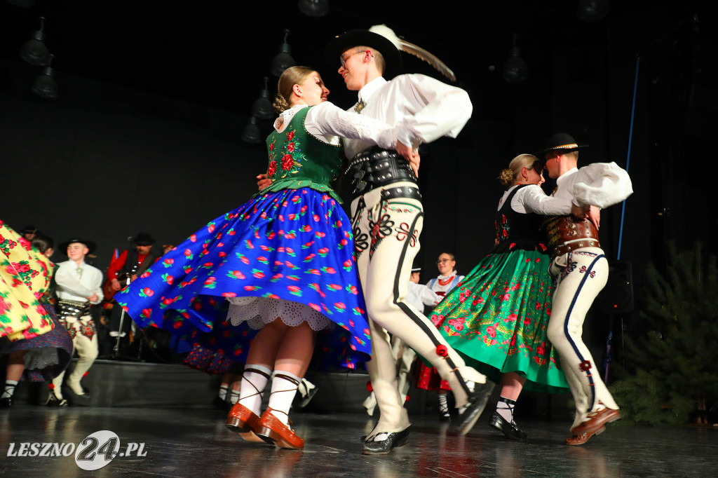 Kolędy na ludowo z tańcem