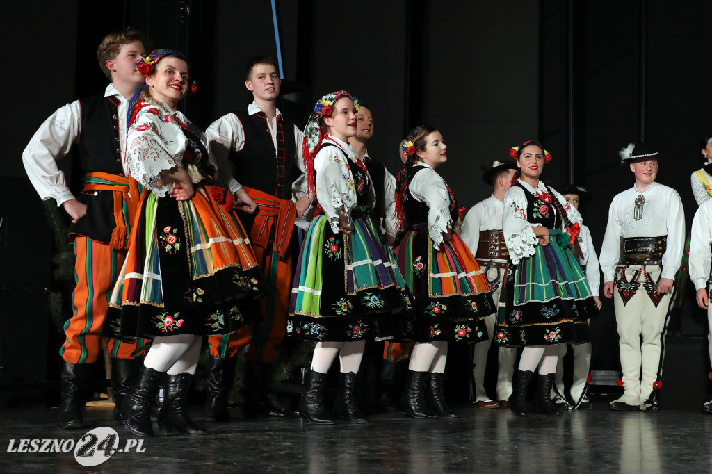 Kolędy na ludowo z tańcem