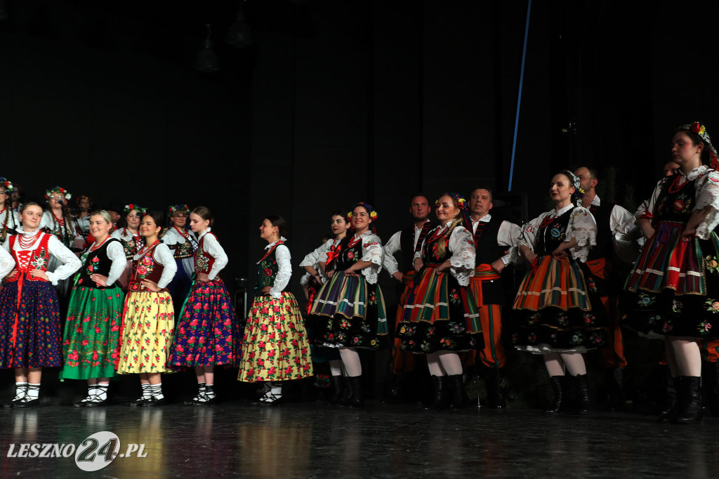 Kolędy na ludowo z tańcem