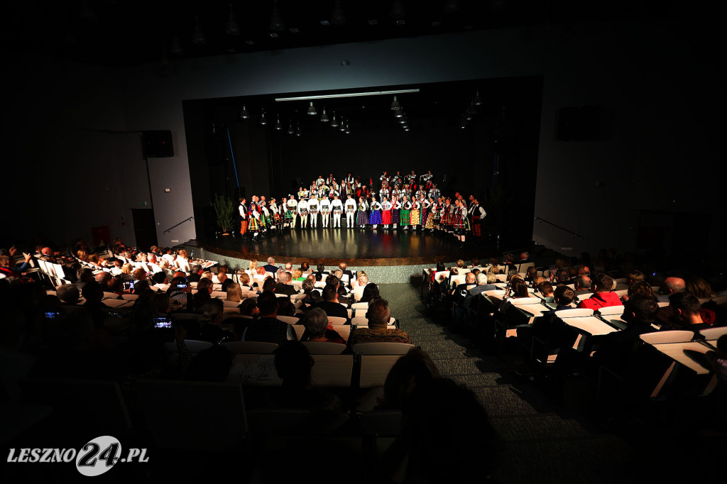 Kolędy na ludowo z tańcem