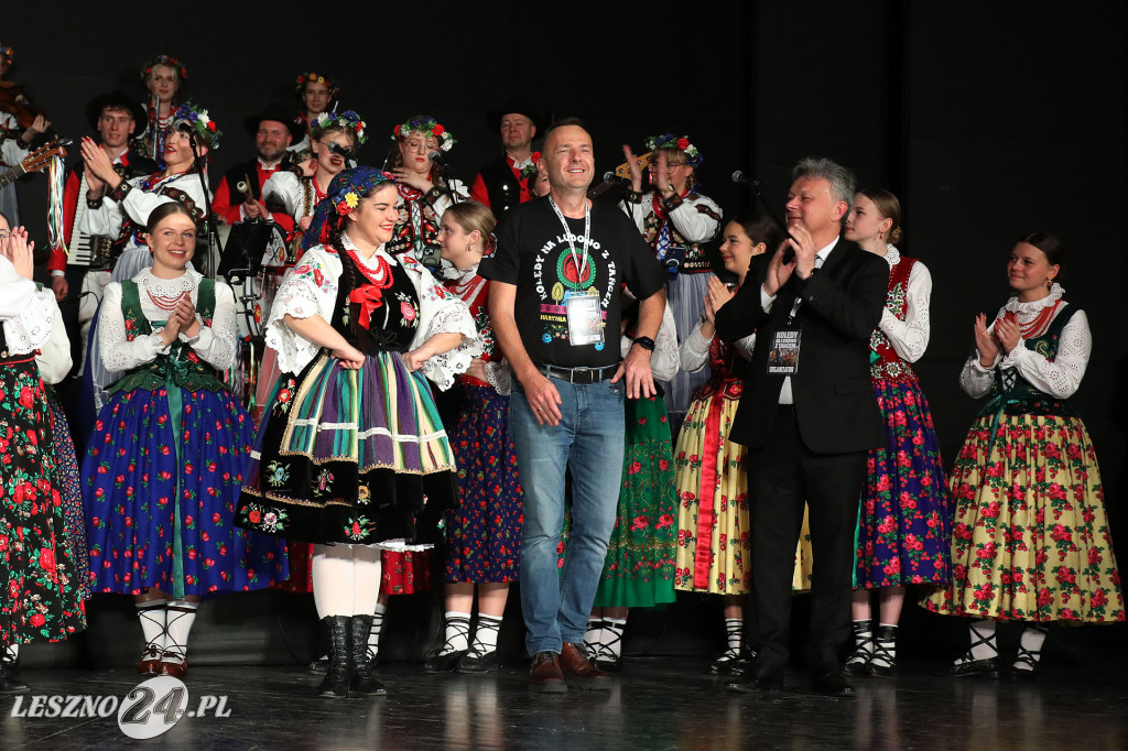 Kolędy na ludowo z tańcem