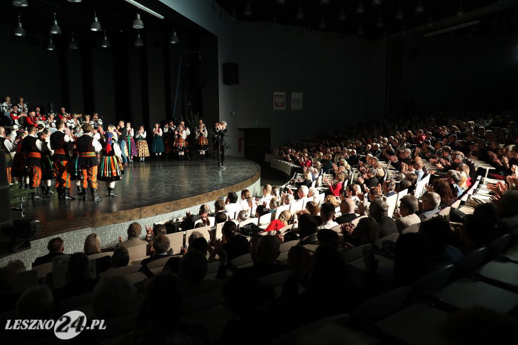 Kolędy na ludowo z tańcem