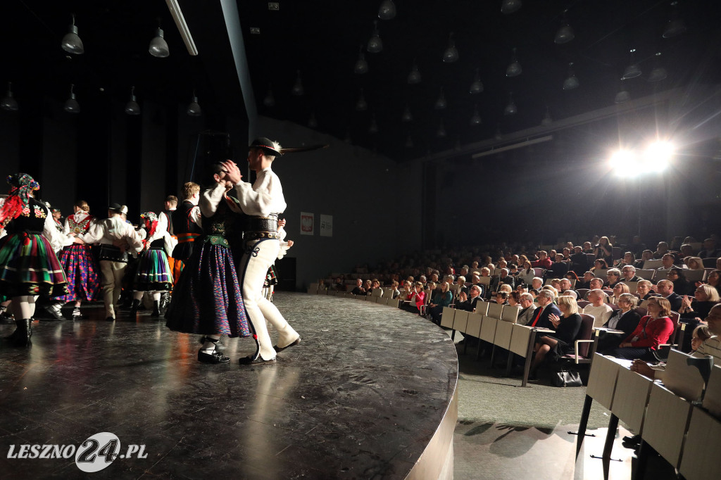 Kolędy na ludowo z tańcem