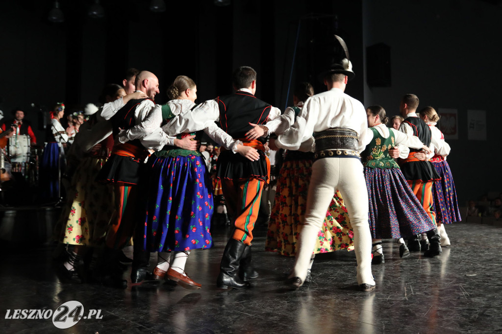 Kolędy na ludowo z tańcem