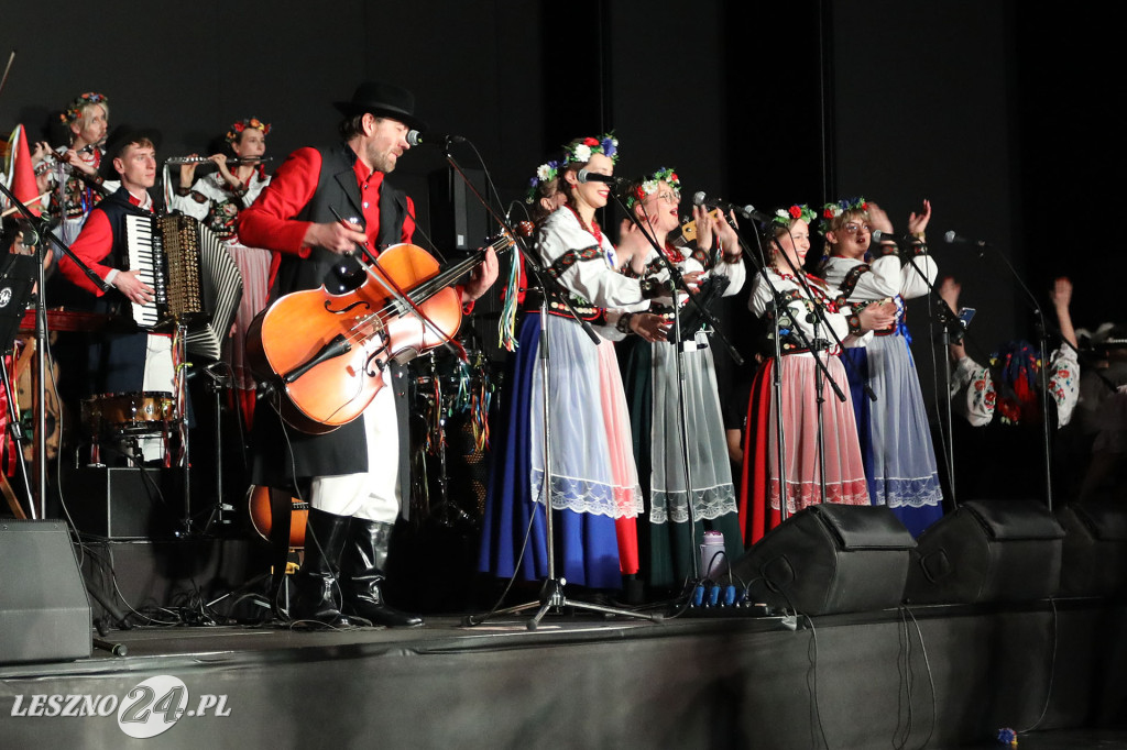 Kolędy na ludowo z tańcem
