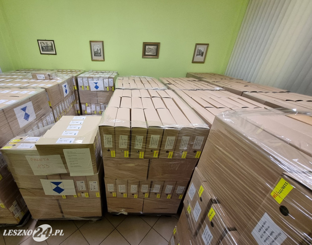 Transport akt z Archiwum Państwowego w Lesznie