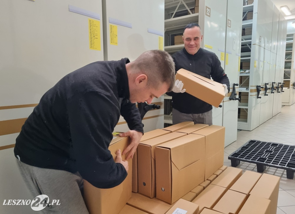 Transport akt z Archiwum Państwowego w Lesznie