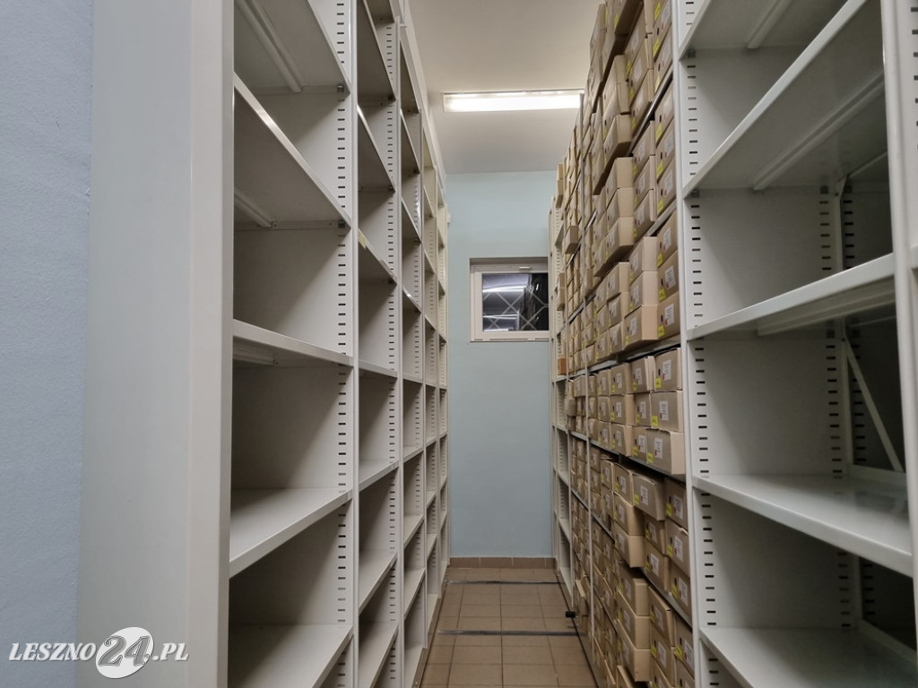 Transport akt z Archiwum Państwowego w Lesznie