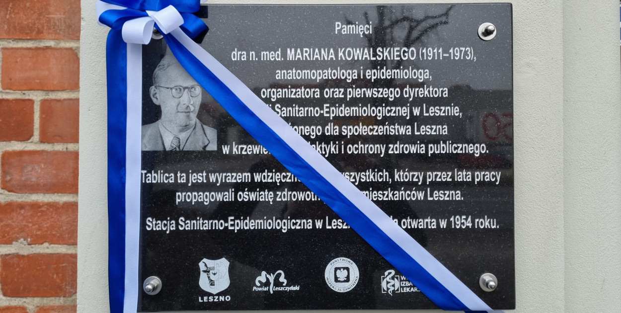 Odsłonięcie tablicy dra n. med. Mariana Kowalskiego