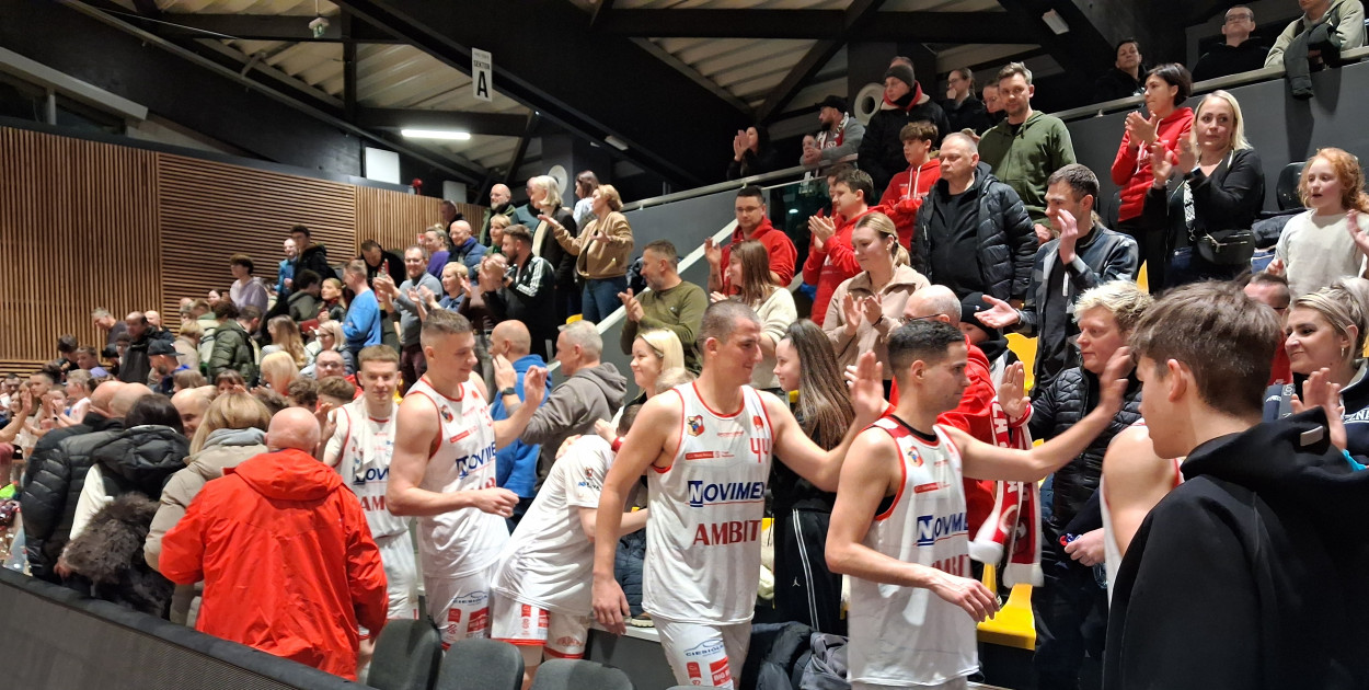 Ciężki bój koszykarzy Novimex Polonii