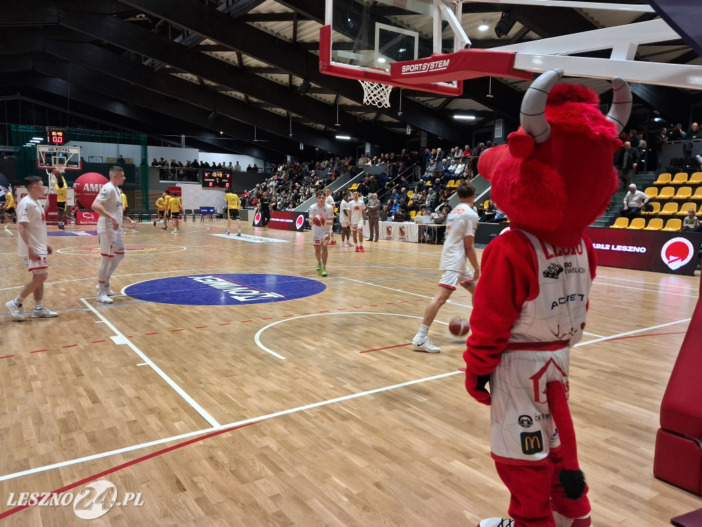 Ciężki bój koszykarzy Novimex Polonii