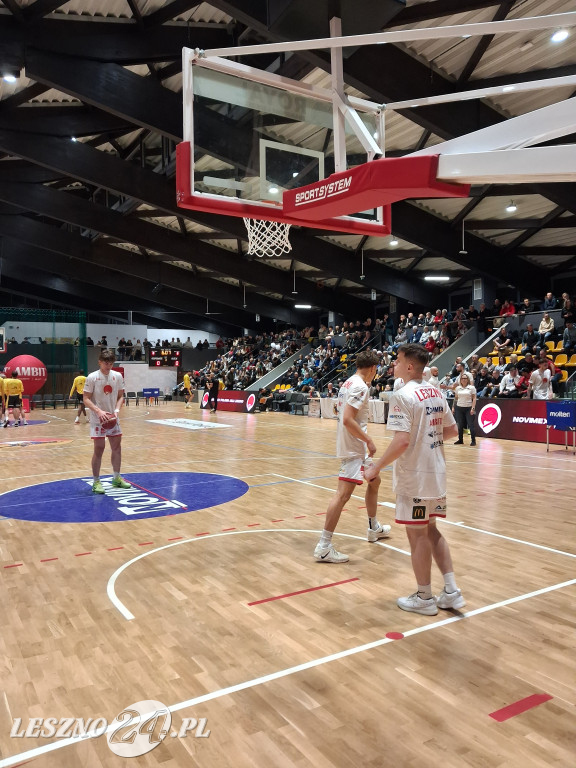 Ciężki bój koszykarzy Novimex Polonii