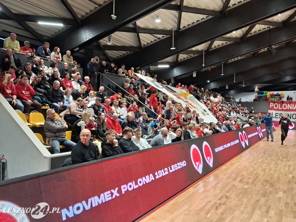 Ciężki bój koszykarzy Novimex Polonii