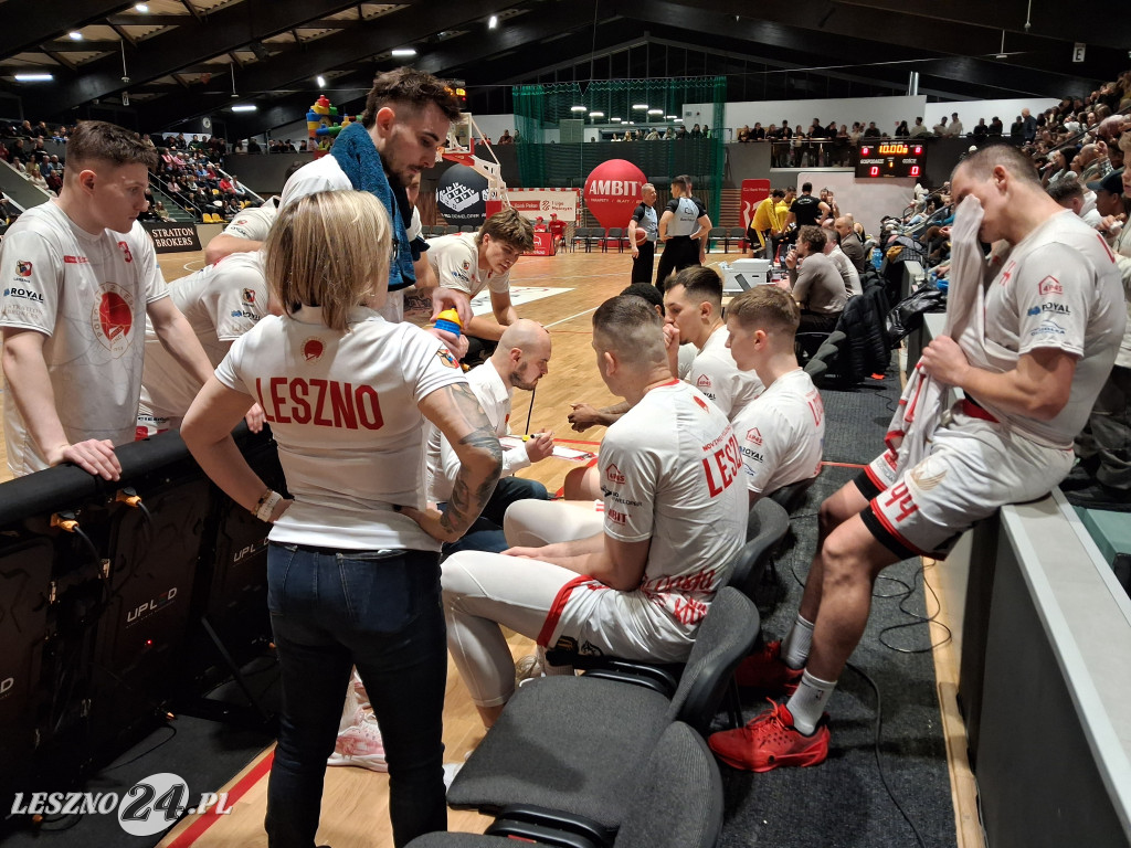 Ciężki bój koszykarzy Novimex Polonii
