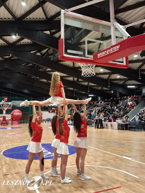 Ciężki bój koszykarzy Novimex Polonii