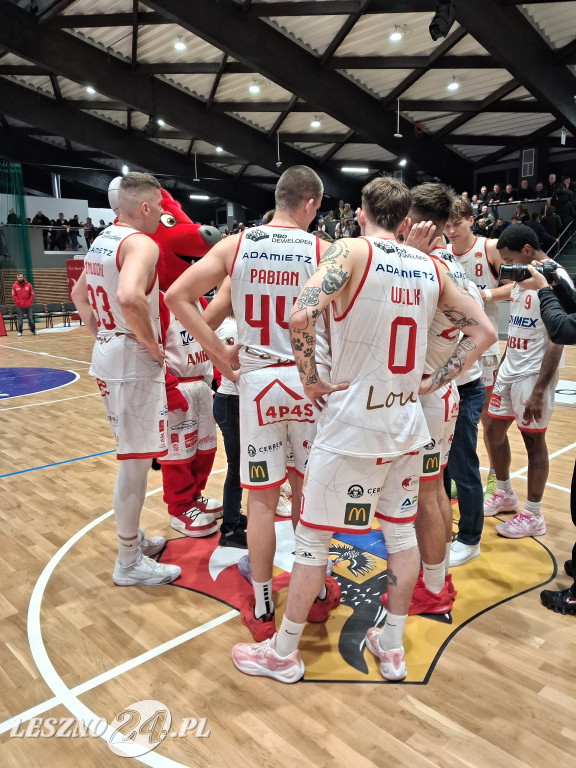 Ciężki bój koszykarzy Novimex Polonii