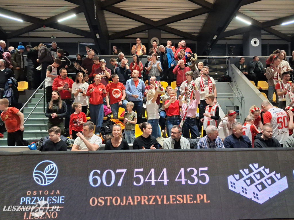 Ciężki bój koszykarzy Novimex Polonii