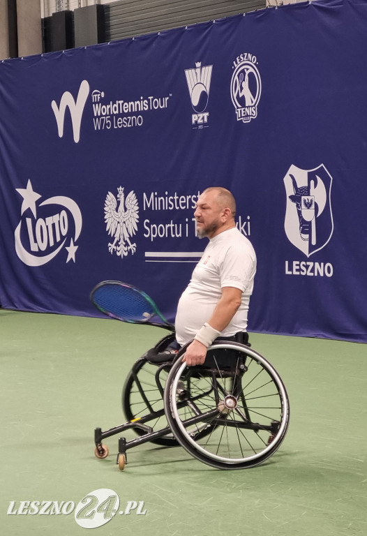 Pokazowy mecz tenistów na wózkach