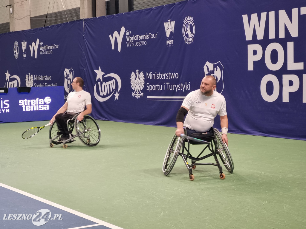 Pokazowy mecz tenistów na wózkach