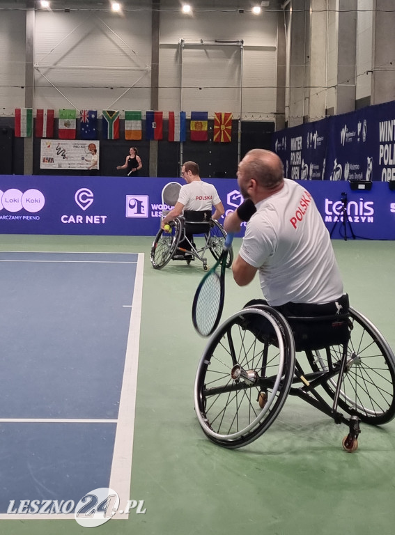 Pokazowy mecz tenistów na wózkach