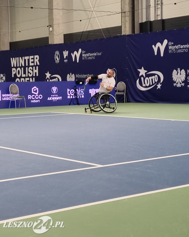 Pokazowy mecz tenistów na wózkach
