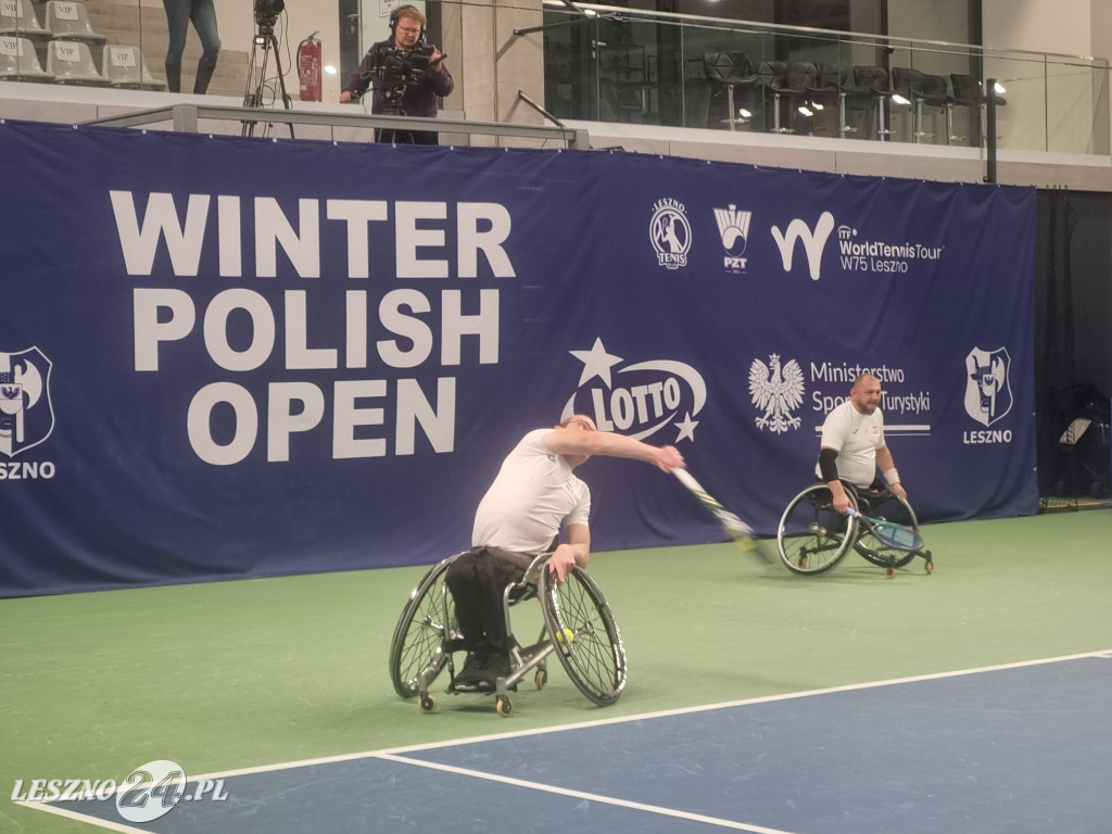 Pokazowy mecz tenistów na wózkach