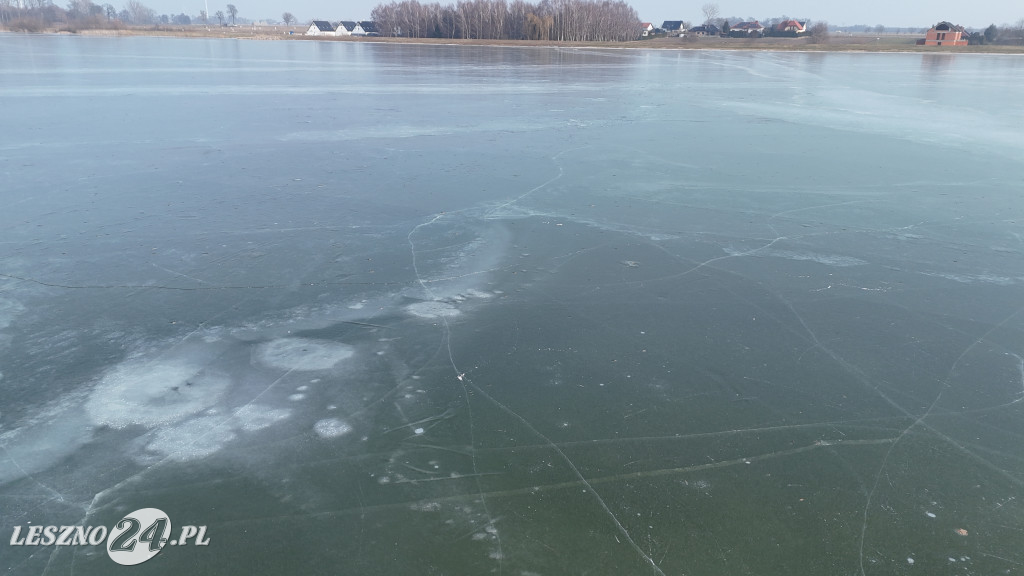 Zamarznięty zbiornik w Rydzynie