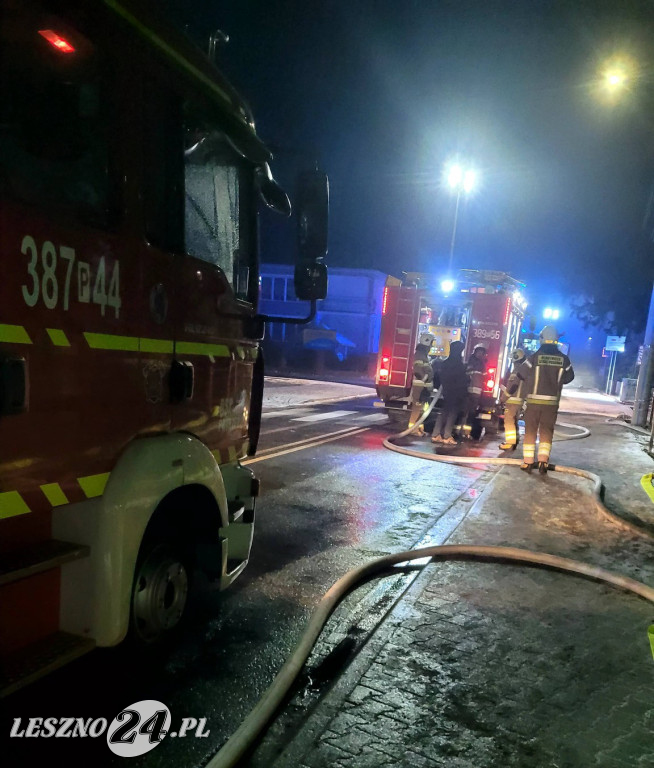 W nocy spalił się warsztat samochodowy