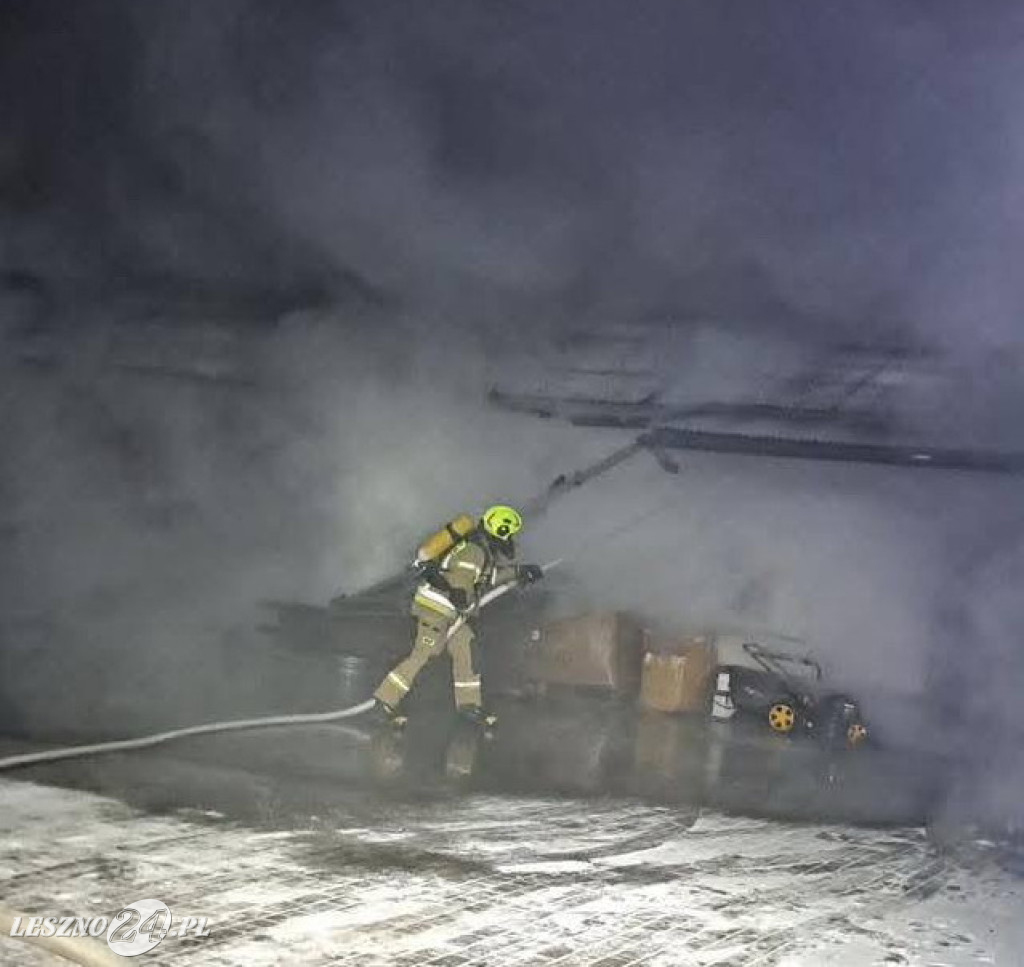 W nocy spalił się warsztat samochodowy