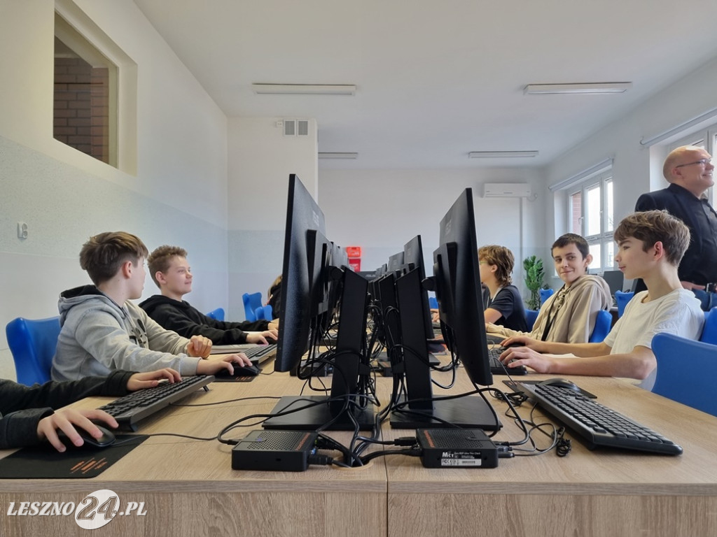 Otwarcie nowej pracowni komputerowej w SP nr 5