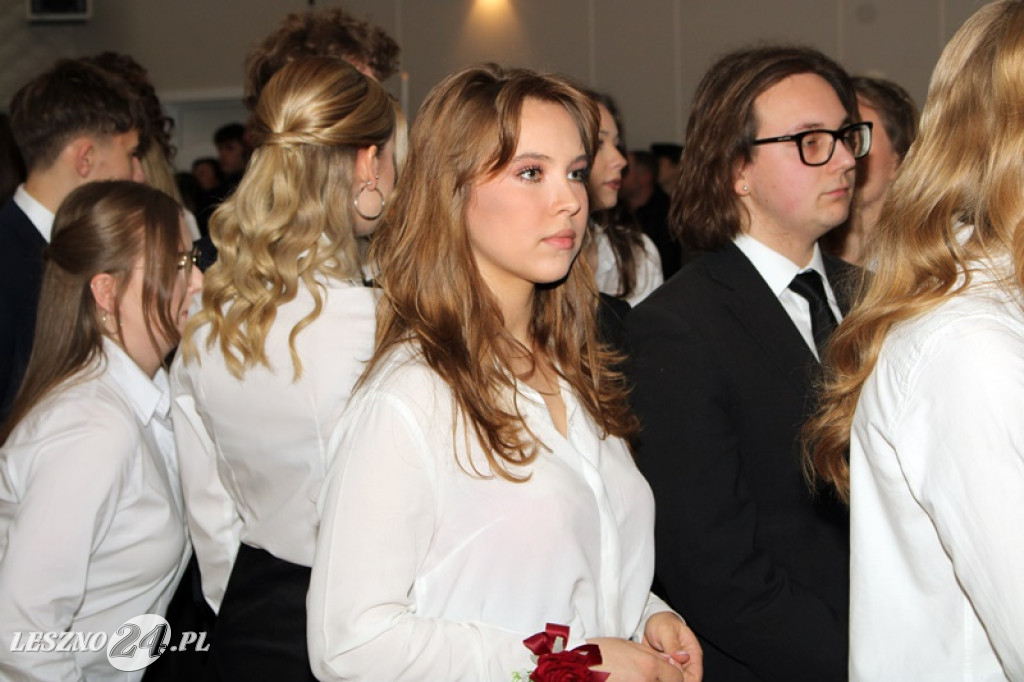 Studniówka II LO w Lesznie w Oazie w Kłodzie