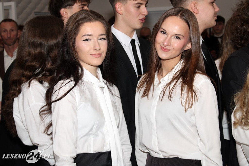 Studniówka II LO w Lesznie w Oazie w Kłodzie