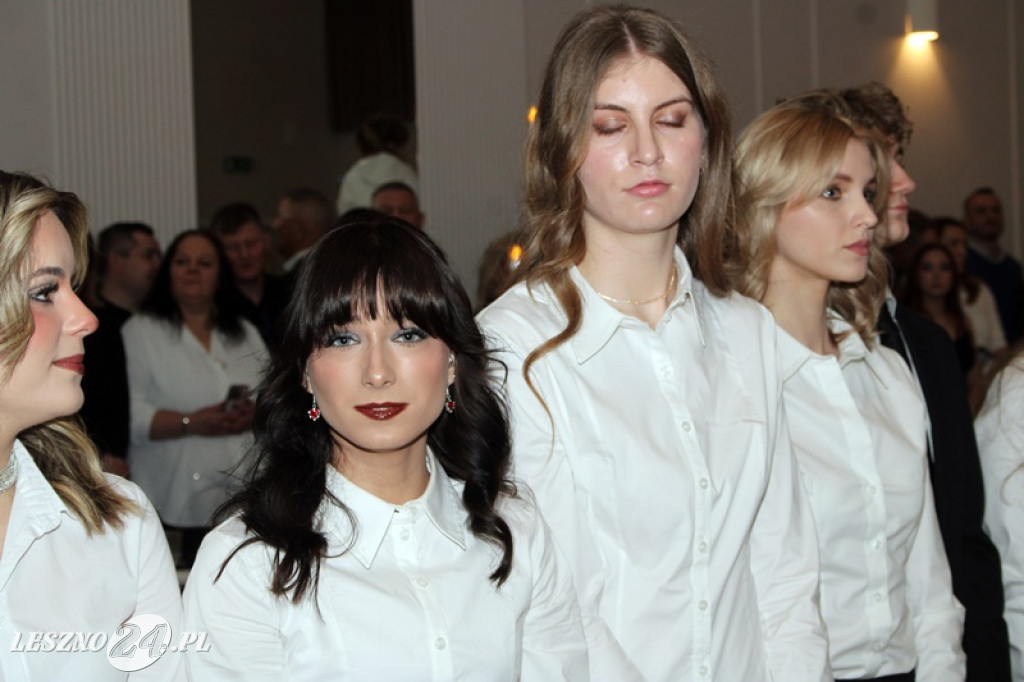 Studniówka II LO w Lesznie w Oazie w Kłodzie