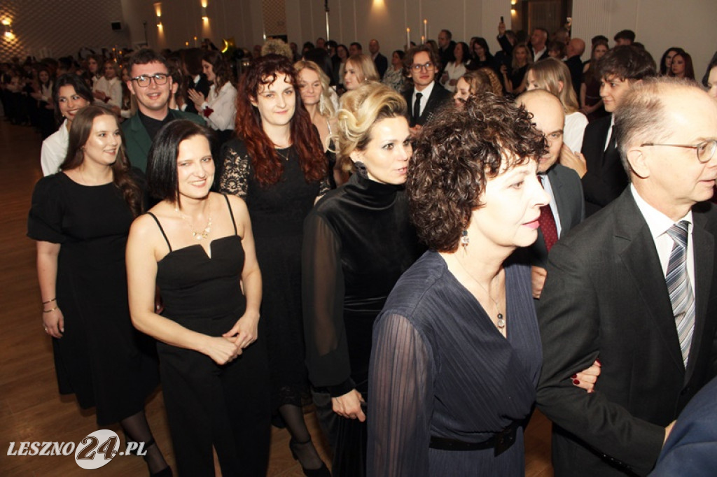 Studniówka II LO w Lesznie w Oazie w Kłodzie