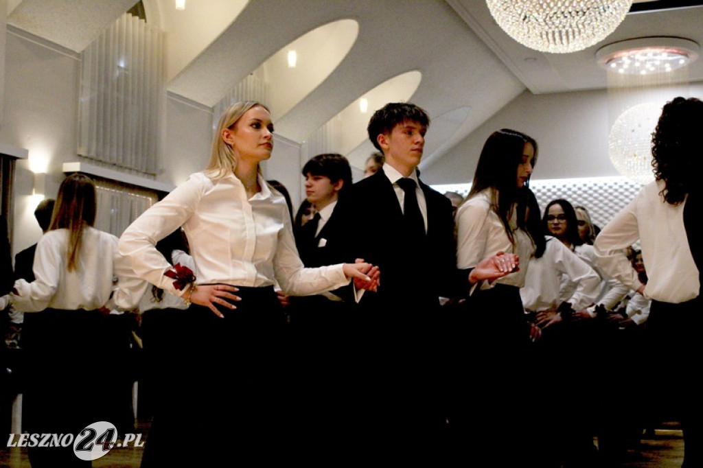 Studniówka II LO w Lesznie w Oazie w Kłodzie