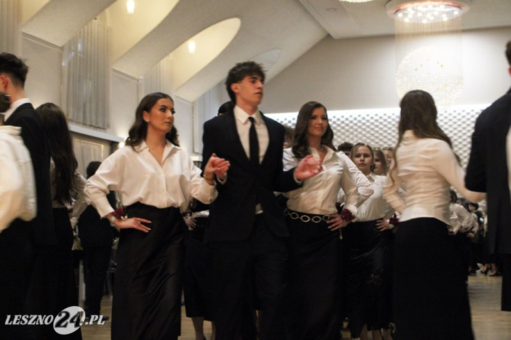 Studniówka II LO w Lesznie w Oazie w Kłodzie