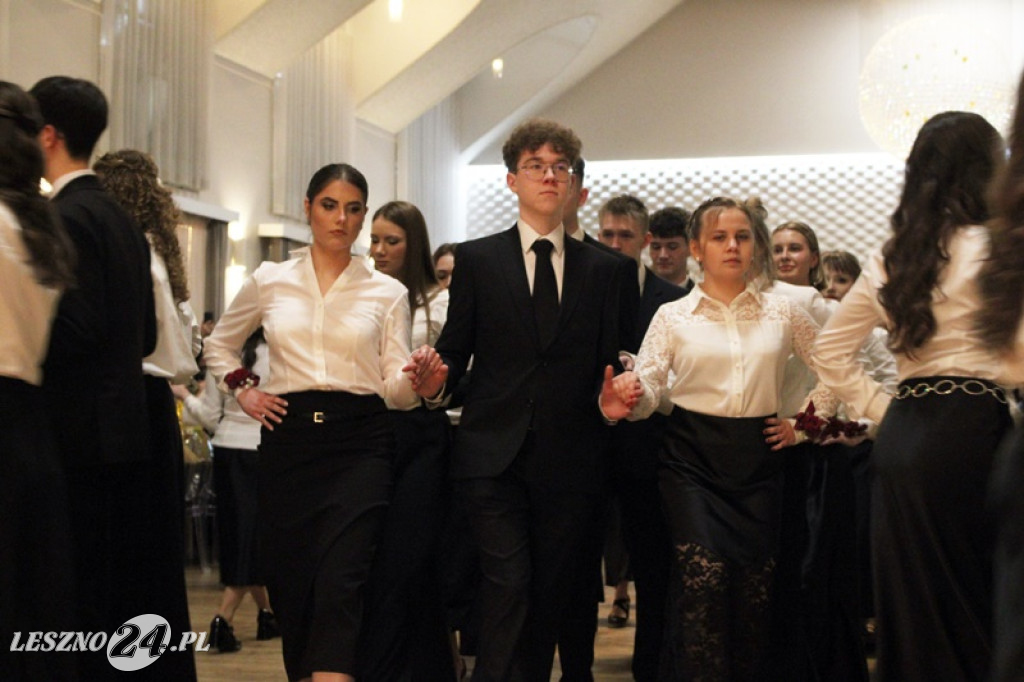 Studniówka II LO w Lesznie w Oazie w Kłodzie