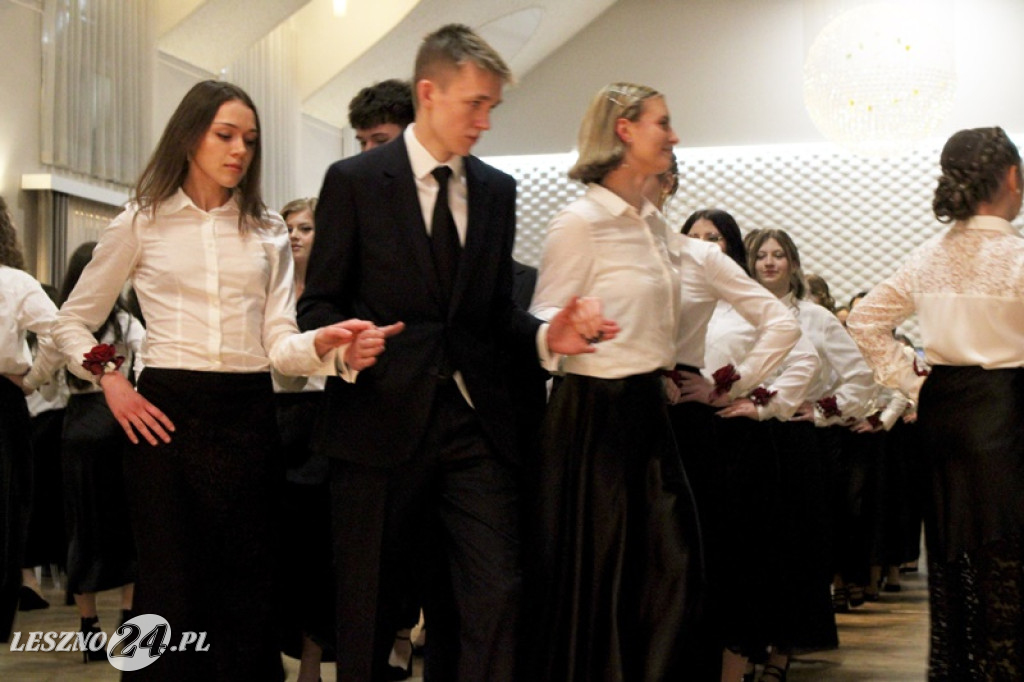 Studniówka II LO w Lesznie w Oazie w Kłodzie