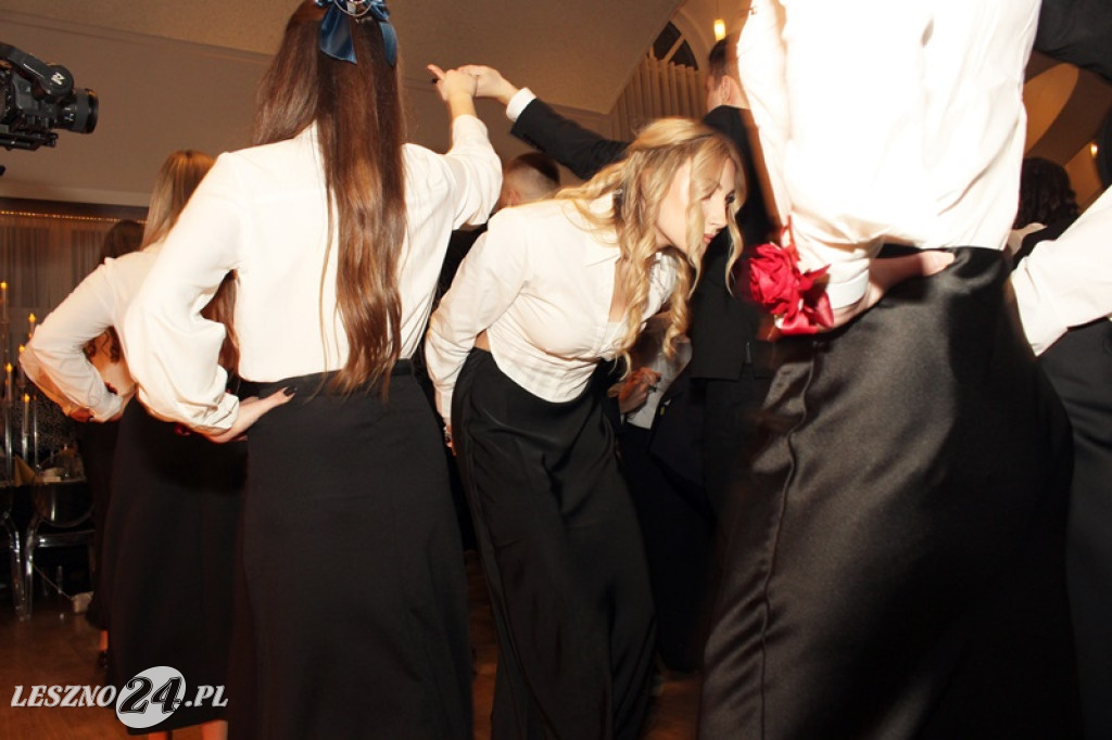 Studniówka II LO w Lesznie w Oazie w Kłodzie