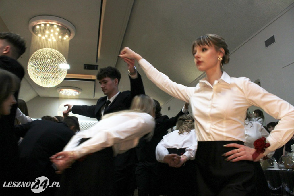 Studniówka II LO w Lesznie w Oazie w Kłodzie