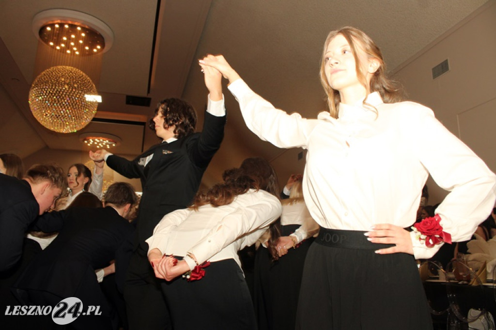 Studniówka II LO w Lesznie w Oazie w Kłodzie