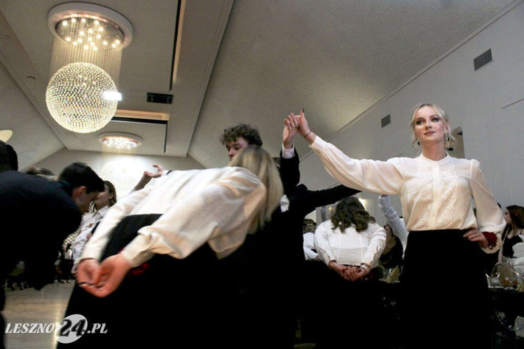 Studniówka II LO w Lesznie w Oazie w Kłodzie