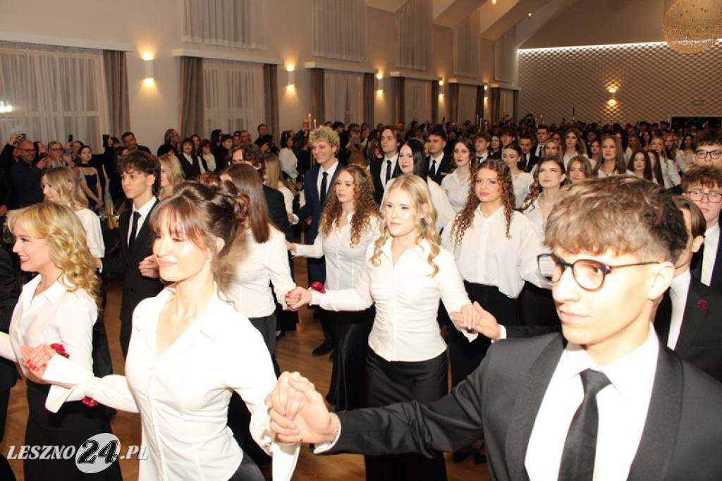 Studniówka II LO w Lesznie w Oazie w Kłodzie