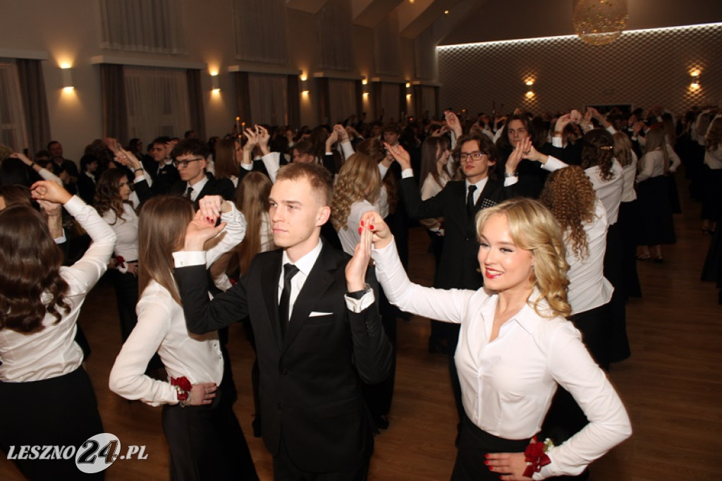 Studniówka II LO w Lesznie w Oazie w Kłodzie